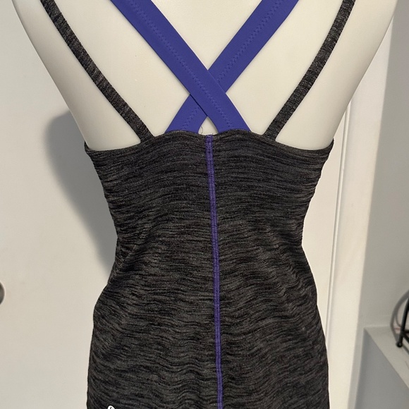 Lululemon Run for Gold Tank Top - Size 6 - No Tag Size/Yes Tag Dot. - Picture 7 of 11